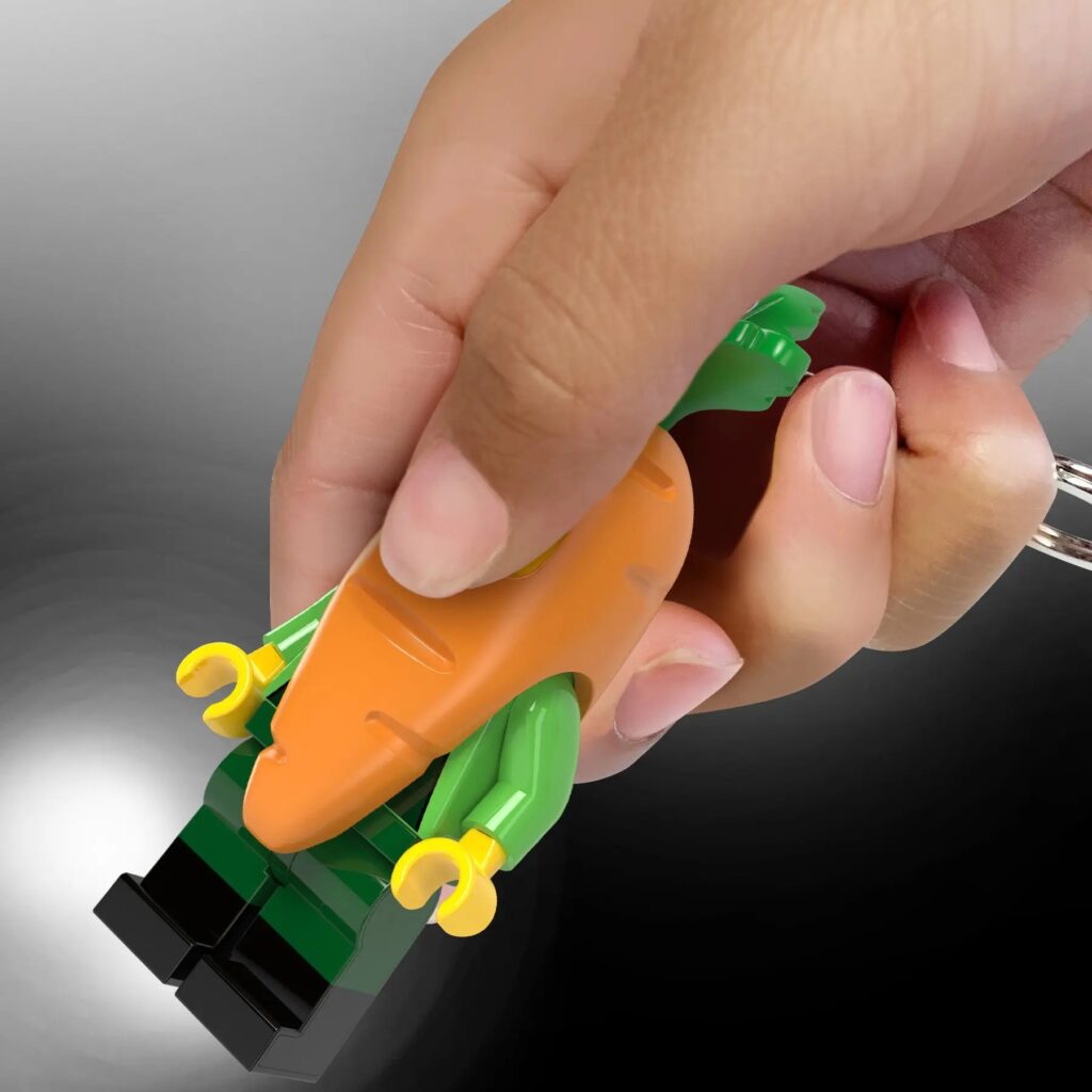 LEGO Carrot Mascot Keyring Torch 4895028536374 2